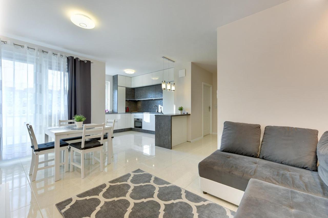 Aviator White Apartment Гданск Екстериор снимка