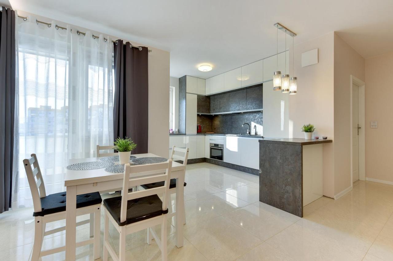 Aviator White Apartment Гданск Екстериор снимка